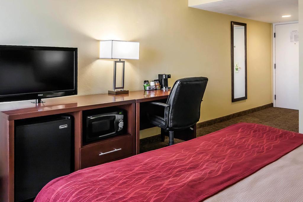 Comfort Inn St Petersburg North Экстерьер фото
