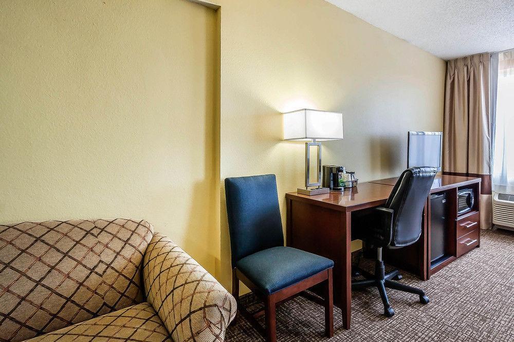 Comfort Inn St Petersburg North Экстерьер фото