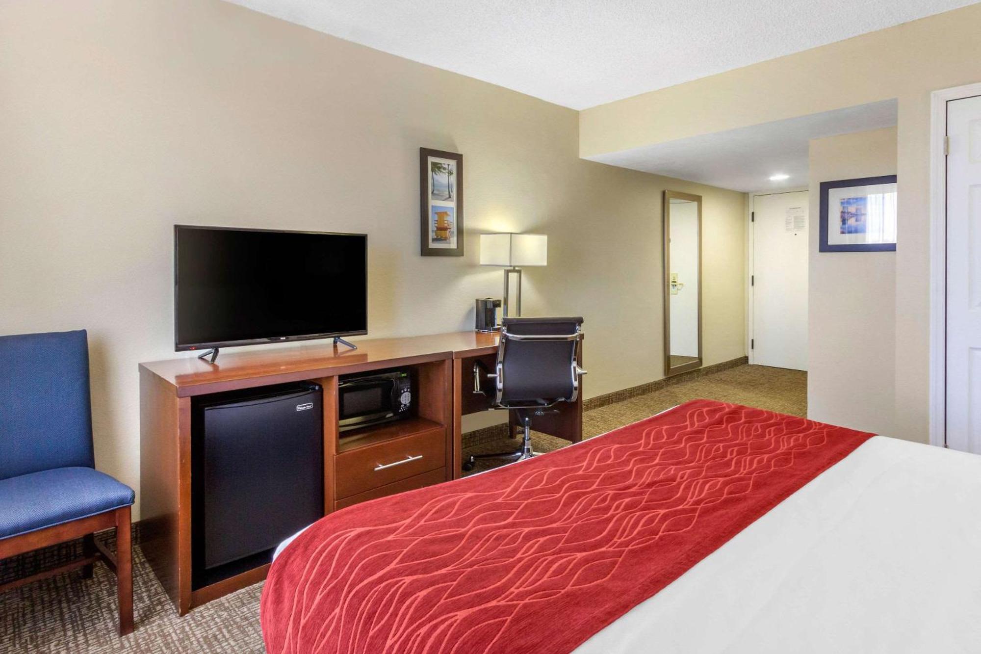 Comfort Inn St Petersburg North Экстерьер фото