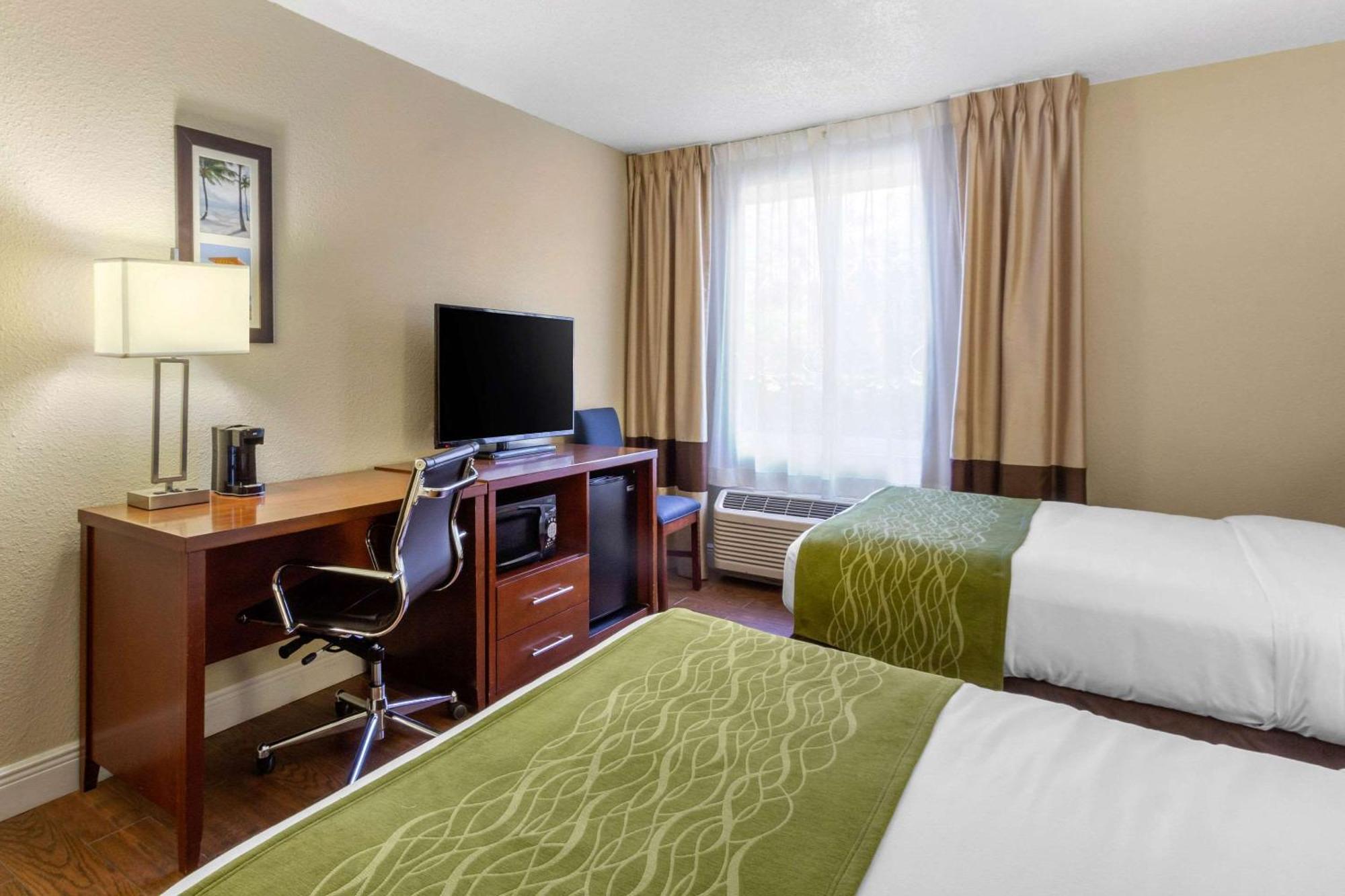 Comfort Inn St Petersburg North Экстерьер фото