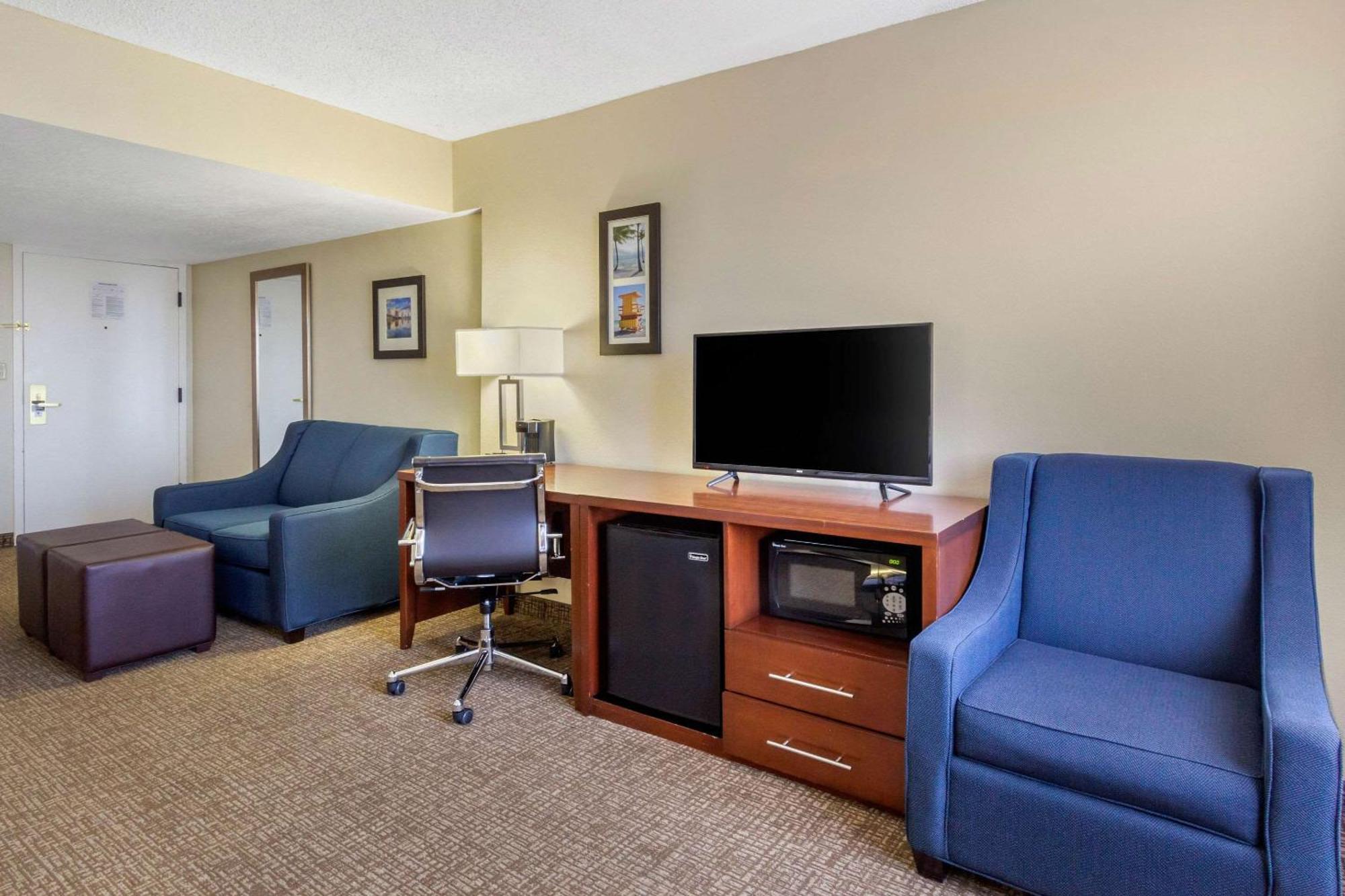 Comfort Inn St Petersburg North Экстерьер фото